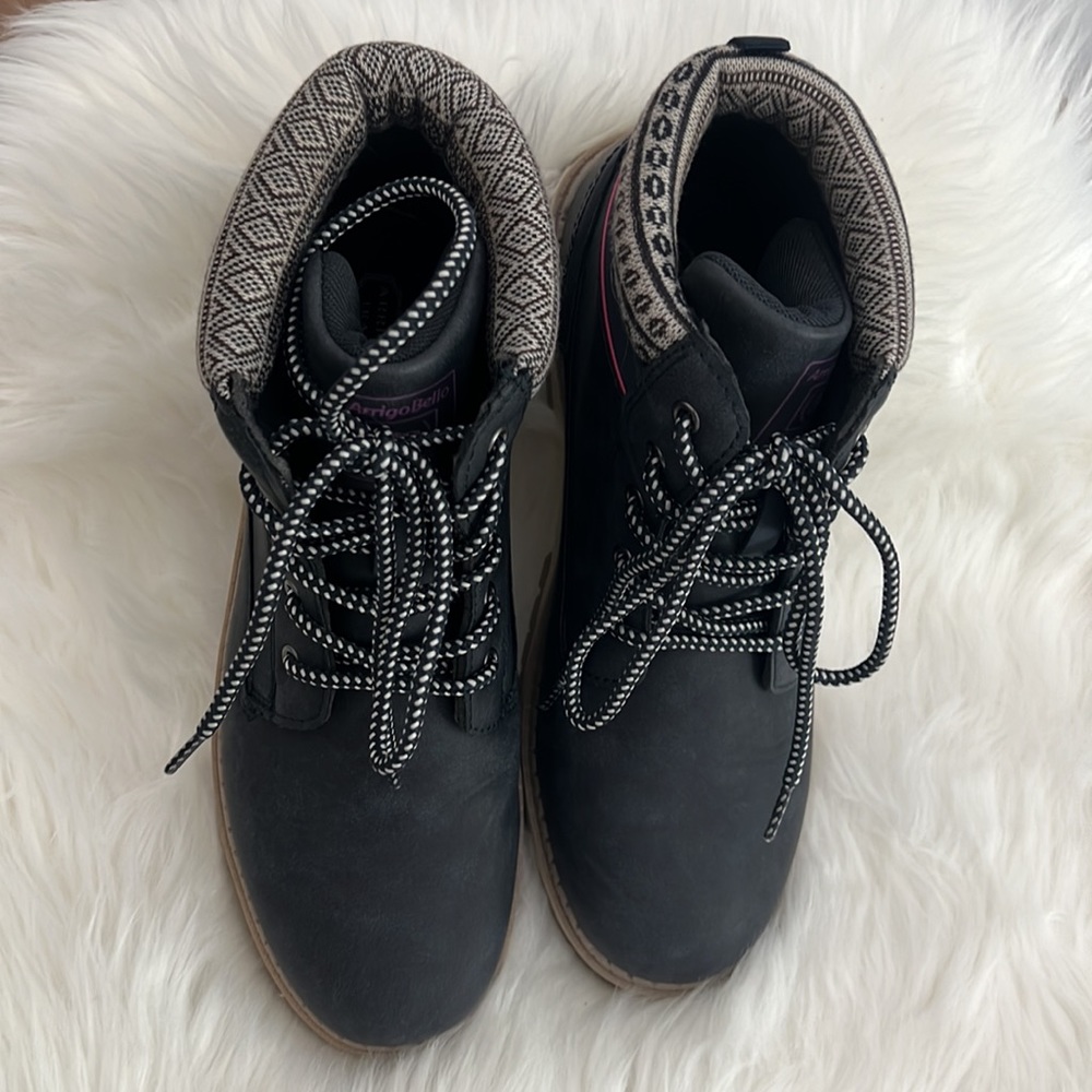 Outdoor boots Size 8